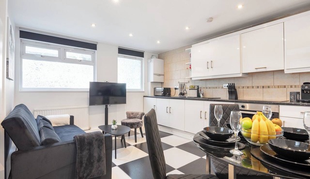 Spacious 2BR Apartment in Central London – Sleeps 6 – 2min to Tube