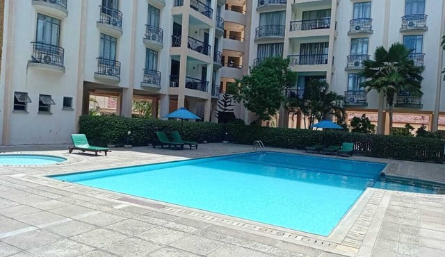 Spacious 2BR apartment with AC, WiFi and close to the beach access in Mombasa