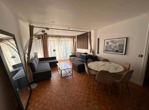Spacious 2BR Flat with Balcony in Montparnasse