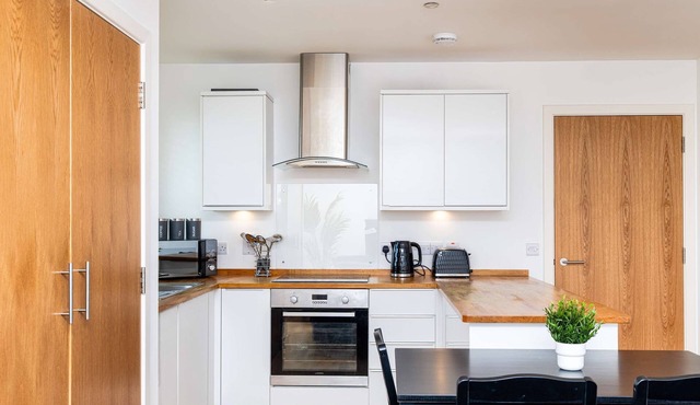 Spacious 2BR Ground Floor Sleeps 5 Near Peterhead Harbour FREE Parking Fast WiFi