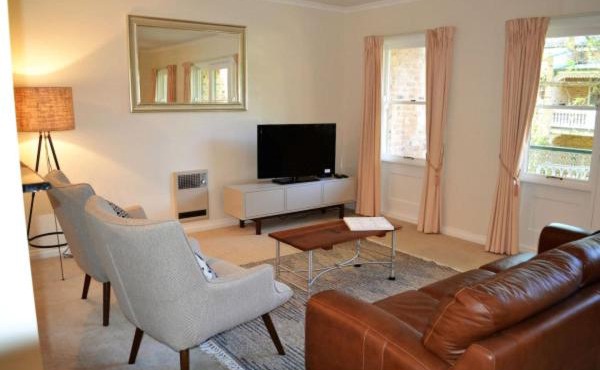 Spacious 2BR Heritage a few metres from the City - Hosted by Canstay
