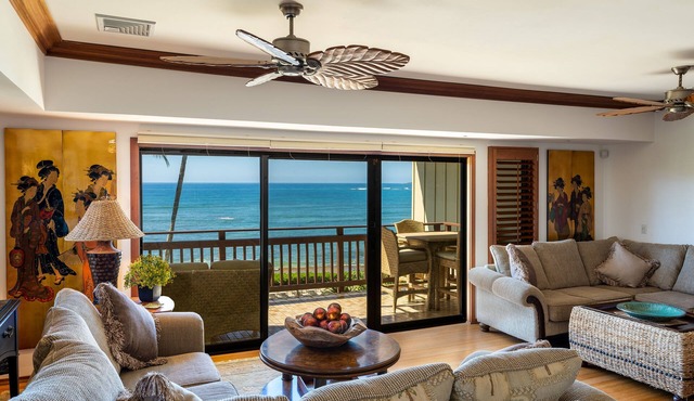 Spacious 2BR | Saltwater Pool | Walk to Restaurants | No Fees