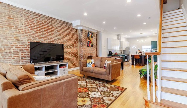 Spacious 2BR Townhouse near Metro w/Free Parking!