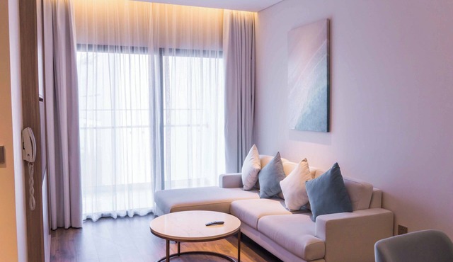 Spacious 2BR City View | Stylish Living at A La Carte