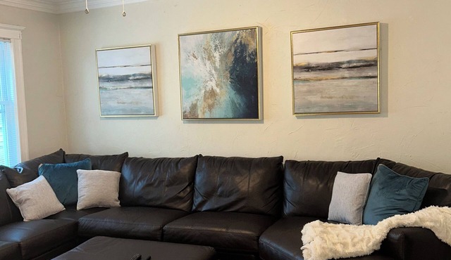 Spacious 2nd fl 4 bedroom 2 bath apartment