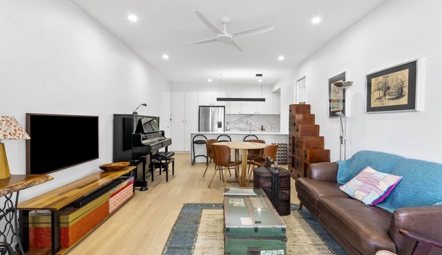Spacious 3-Bed Clayfield House with Patio and BBQ