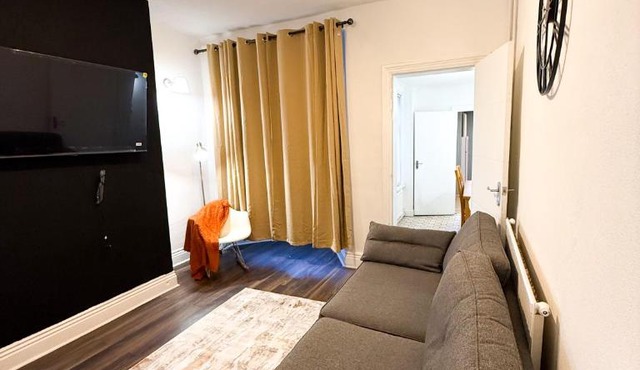Spacious 3 Bed House, Contractors & Business stays, Parking, WiFi