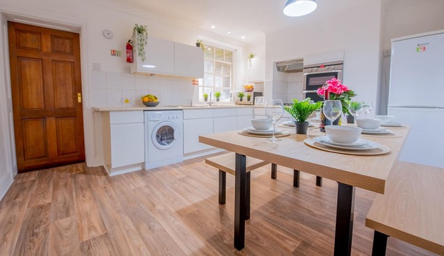Spacious 3 Bed Maisonette In The Heart Of Rochester
