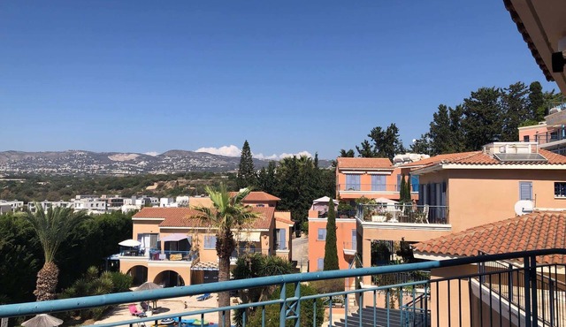 Spacious 3-Bed Villa, 5-Min Walk to St George's Beach – Perfect for Families!