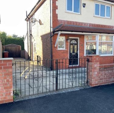 Spacious 3 bed with driveway