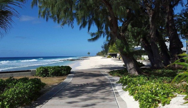 Spacious 3-bedroom apartment within a beautiful oasis along the South Coast.