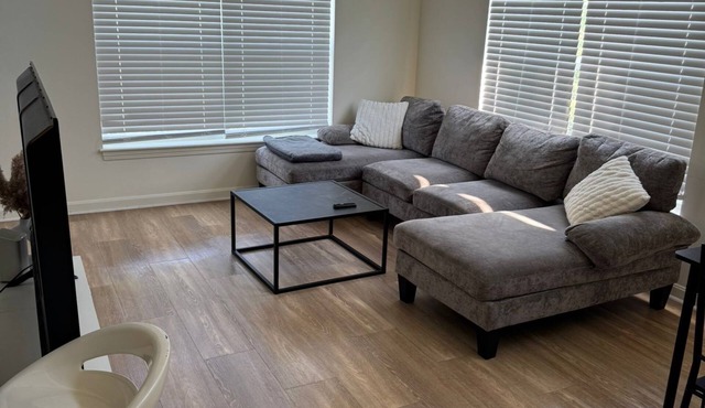 Spacious 3-bedroom apartment with WiFi, AC in lovely Randolph