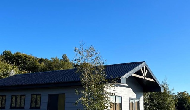 Spacious 3-Bedroom Chalet on Country Estate near Glasgow - sleeps 6