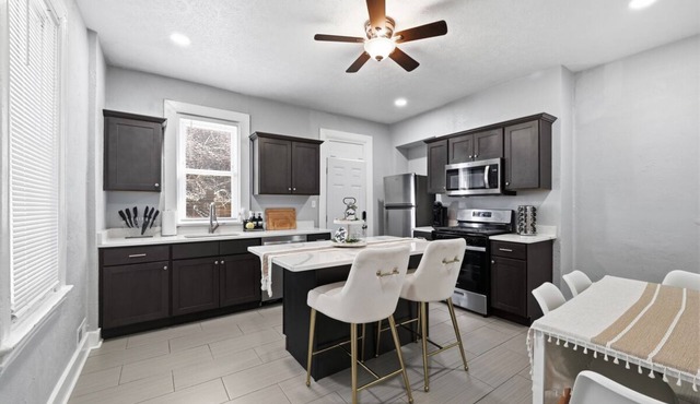 Spacious 3-bedroom house in scenic Mt. Washington near Grandview's city view