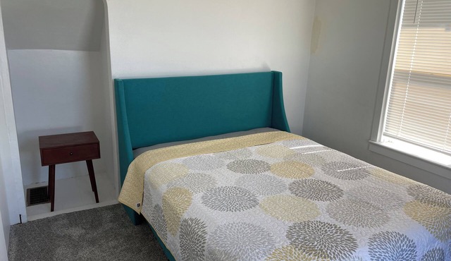 Spacious 3-bedroom house in peaceful Heyburn with AC, WiFi