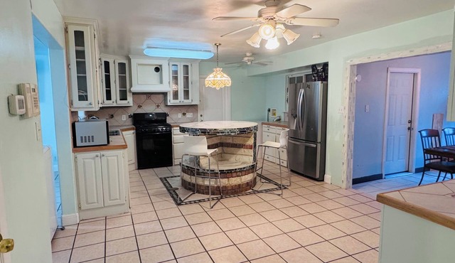 Spacious 3-bedroom house in brilliant Austin /The Domain & Q2 Stadium/