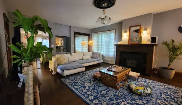 Spacious 3-bedroom house in charming Berlin with AC