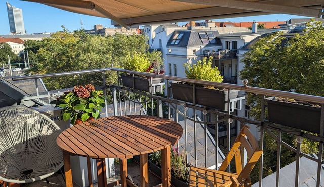 Spacious 3-bedroom maisonette apartment above Leipzig centre with stunning views