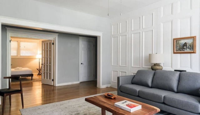 Spacious 3 BR Apt In CWE