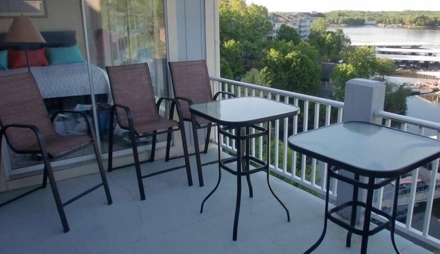 Spacious 3 BR Penthouse Townhouse