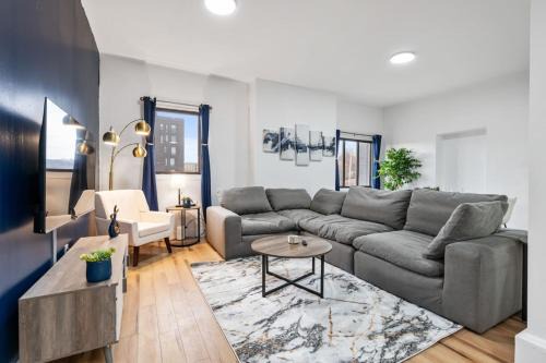 Spacious 3 BR Suite w/Office! Central + Parking