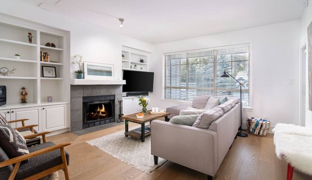 Spacious 3-Level 4BR | Private Hot Tub & Garage