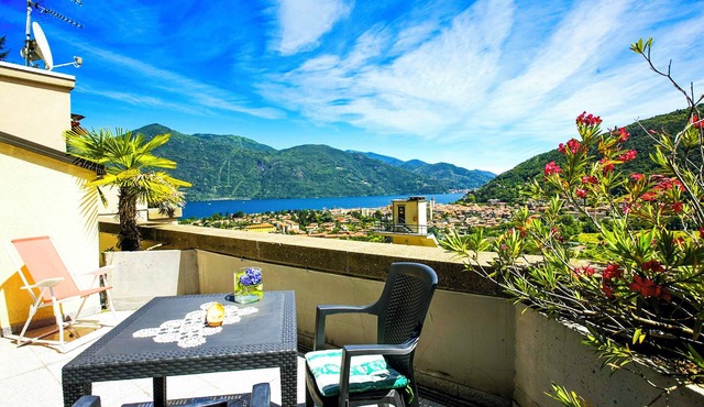 Spacious 3½-room apartment with sunny balcony and panoramic view
