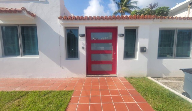 Spacious 3BD Beach House 2 Blocks from Ocean Park