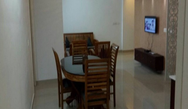 Spacious 3bhk flat at heart of the town.(2ac)