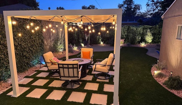 Spacious 3BR/3BA Modern Home, Firepit, Private Yard Studio City/Universal Close