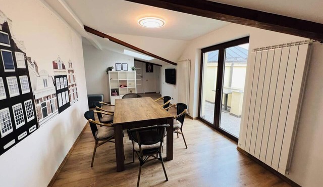Spacious 3BR Apt 110sqm Carol Park Balcony