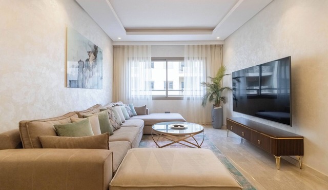 Spacious 3BR Apt 8 min to Casablanca Airport CMN; Sleeps 6, Free Parking & WiFi