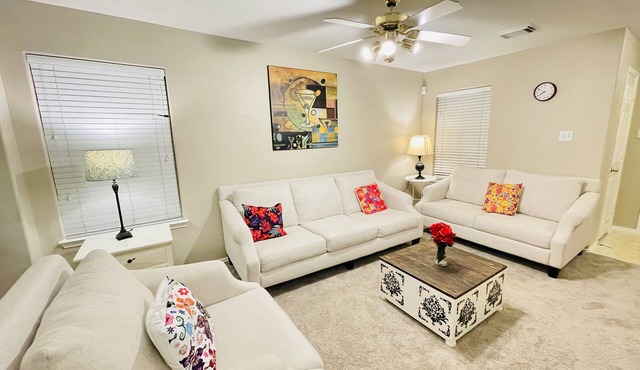 Spacious 3BR in Rosenberg | w/30-Day Discounts! 45 mins from FIFA stadium