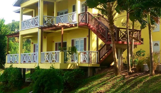 Spacious 3BR Villa, Stunning Caribbean Sea View & 10 mins from the beach!