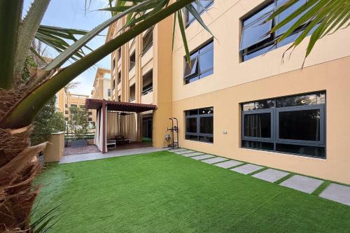 Spacious 3BR with Large Terrace