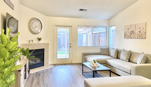 Spacious 4 BD Home In Bakersfield/Super Comfy Beds