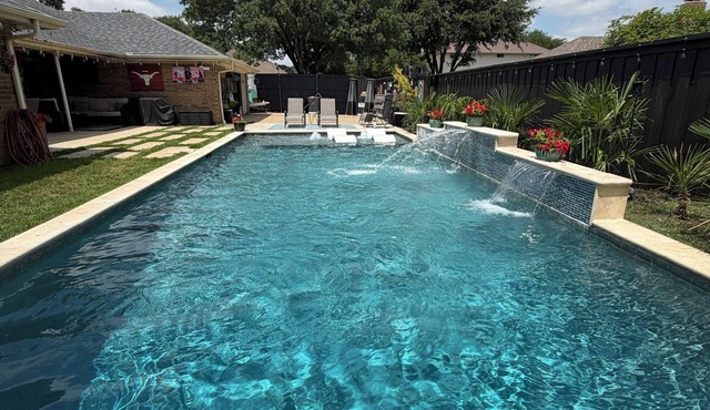 Spacious 4-bdr with game room, great outdoor pool and gym