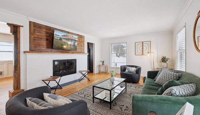 Spacious 4 bed, 3 bath home near Minneapolis