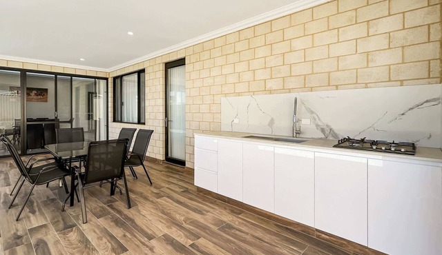 Spacious 4 bed home with open plan living
