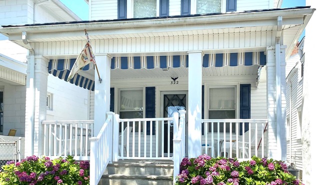 spacious 4 bedroom beach house large shaded porch 3 blocks to beach restaurants