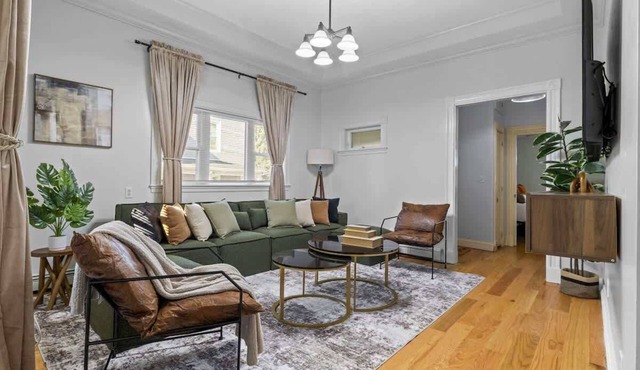 Spacious 4-bedroom apartment Somerville