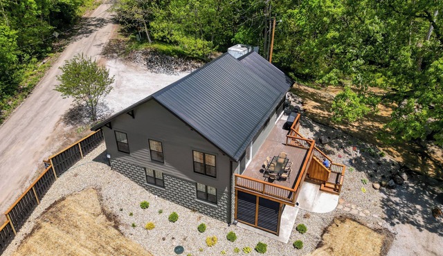 Spacious 4-bedroom cottage near Turkey Run State Park
