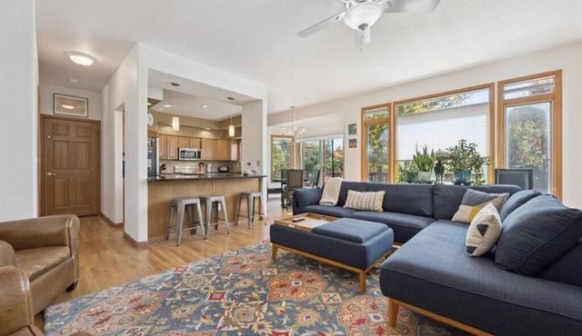 Spacious 4-bedroom house with large yard/BBQ in tranquil east Boulder/Lafayette.