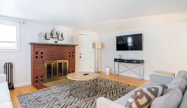 Spacious 4 bedroom home with large yard