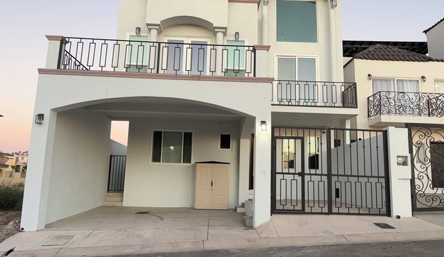 Spacious 4-bedroom house with game room and beach club in charming Rosarito