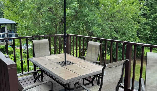 Spacious 4-bedroom house with WiFi, AC in Tranquil Windsor