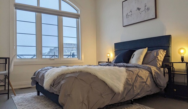 Spacious 4-bedroom house in peaceful Milton with WiFi, AC. Close to escarpment!