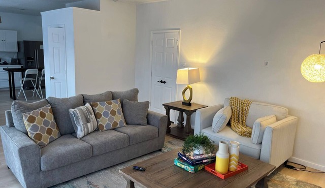 Spacious 4-bedroom house in peaceful Irving with WiFi, AC, Keyak fun