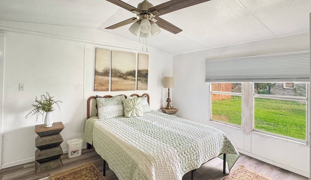 Spacious 4-bedroom mobile home with 6 beds