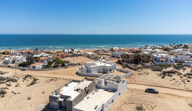 Spacious 4-bedroom house in marvelous Las Conchas with AC, WiFi